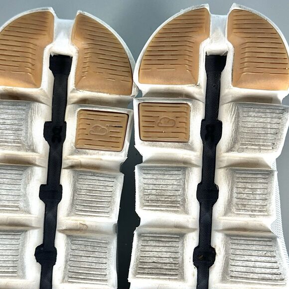 On Cloud 5 Coast Lifestyle Shoes Women's Size 9 Beige White Sneakers Lightweight - Picture 14 of 16